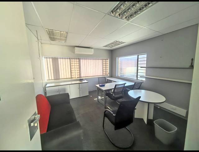 9,058M² BUILDING FOR SALE IN TUNNEY
